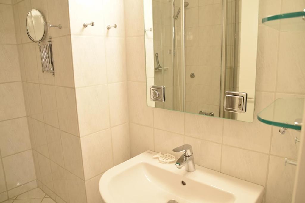 Gemuetliches 2-Zimmer-Appartement Mit Balkon Richtung Sueden. Westerland Bagian luar foto